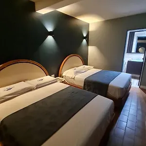 https://hotel-el-arroyo.allhotelsincaracas.com